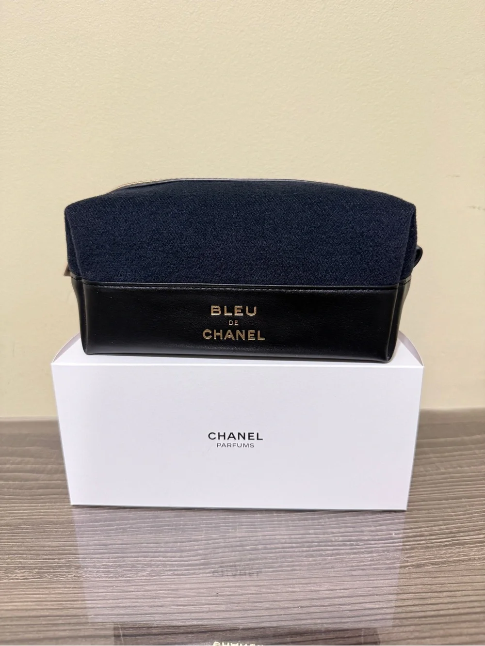 CHANEL Bleu pouch bag